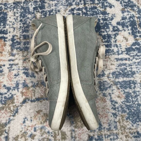 TAOS- Star Sneaker Light Blue Canvas Tennis Shoe Women’s Size 10 - Picture 2 of 9